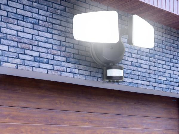 Vonkajší čierny LED reflektor s PIR senzorom 24W / 3000K / 4000K / 6000K - LFX025 3