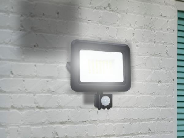 LED reflektor s PIR senzorom 30W / 4000K - LF0023S 1