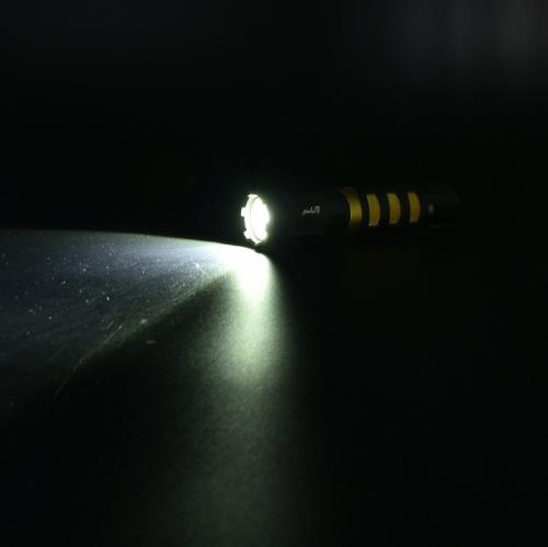 LED ručné svietidlo - FL10C